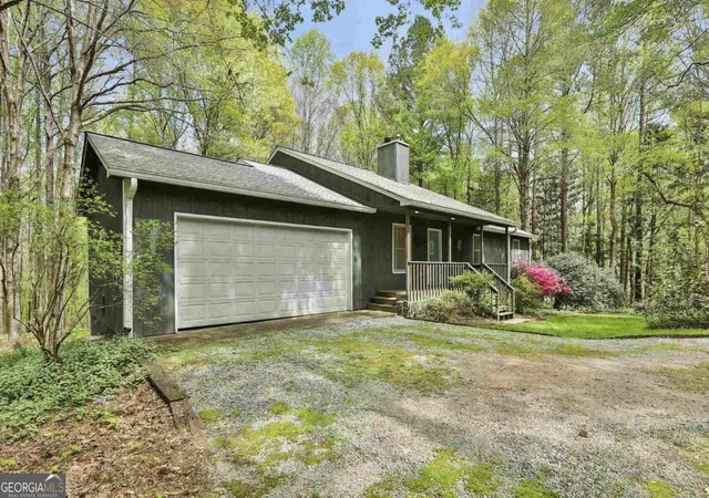 Photo 3 of Single family home for sale at 385 Vaughn Rd, Newnan, GA 30265 | MLS# 10795748 | Listing updated on 2026-08-21