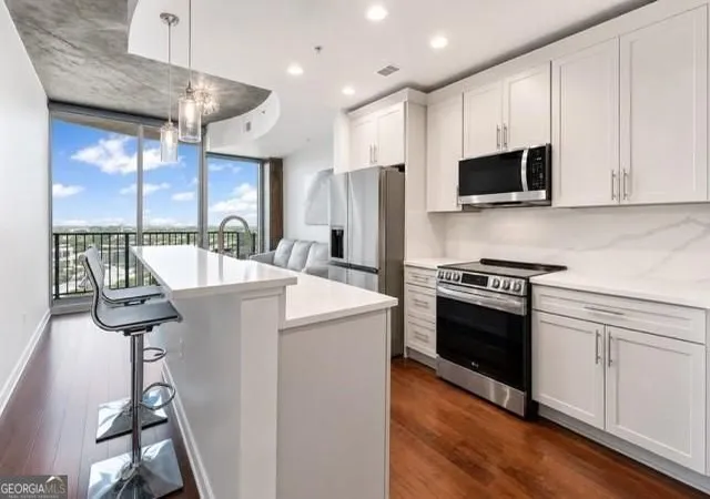1st image of 400 W Peachtree St Nw #2403, Atlanta, GA 30308 | MLS# 10791853