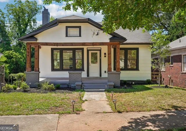 1st image of 994 Katherwood Dr Sw, Atlanta, GA 30310 | MLS# 10758522
