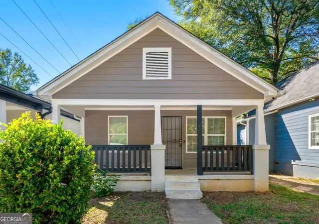 Photo 1 of Single family home for sale at 889 Smith St, Atlanta, GA 30310 | MLS# 10810020 | Listing updated on 2026-08-04