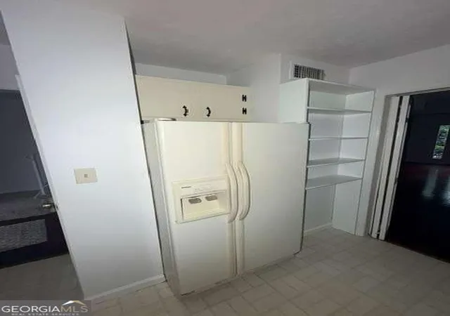 Photo 3 of Sale Pending at 6700 Roswell Rd #33E, Sandy Springs, GA 30328 | MLS# 10823552 | Listing updated on 2026-08-21