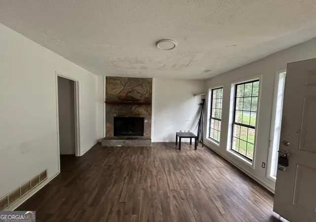 Photo 3 of Townhouse for sale at 154 Timber Creek Ln Sw, Marietta, GA 30060 | MLS# 10830980 | Listing updated on 2026-10-02