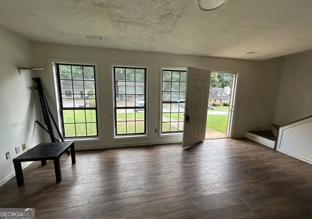 Photo 4 of Townhouse for sale at 154 Timber Creek Ln Sw, Marietta, GA 30060 | MLS# 10830980 | Listing updated on 2026-10-02