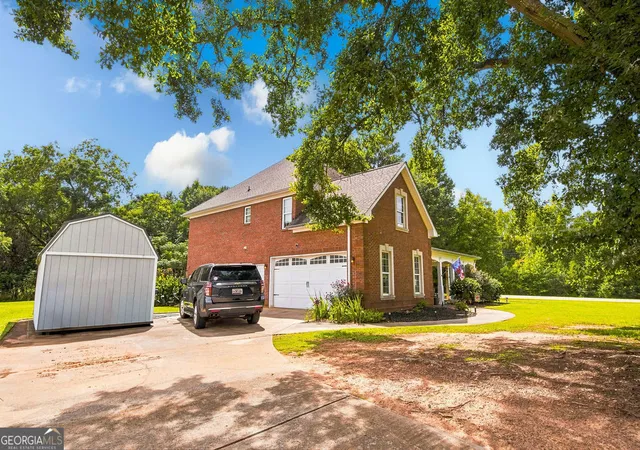 Photo 3 of Sale Pending at 10 Toscanno Dr, Covington, GA 30014 | MLS# 10822216 | Listing updated on 2026-09-17