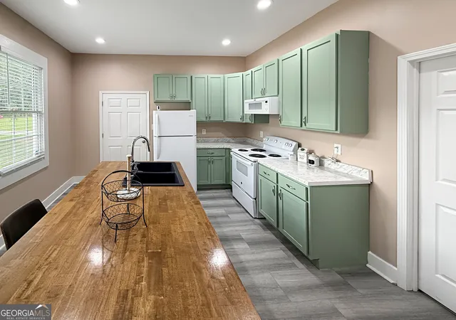 Photo 3 of Single family home for sale at 223 Schell Ave, Macon, GA 31217 | MLS# 10827015 | Listing updated on 2026-08-30