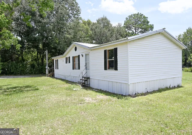 Photo 2 of Manufactured home for sale at 1957 Brogdon Rd, Waycross, GA 31503 | MLS# 10812903 | Listing updated on 2026-08-28