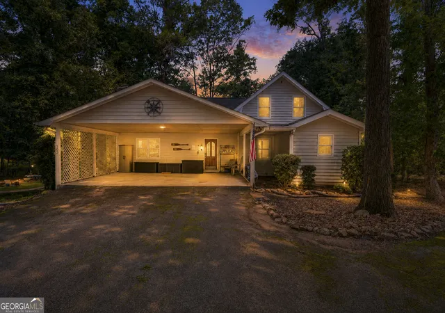 Photo 3 of Single family home for sale at 105 Horseshoe Ct, Eatonton, GA 31024 | MLS# 10823505 | Listing updated on 2026-10-06