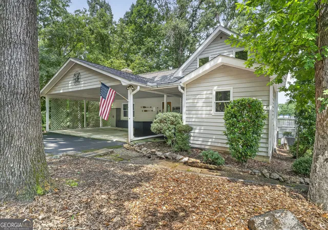 Photo 3 of Single family home for sale at 105 Horseshoe Ct, Eatonton, GA 31024 | MLS# 10823505 | Listing updated on 2026-10-06