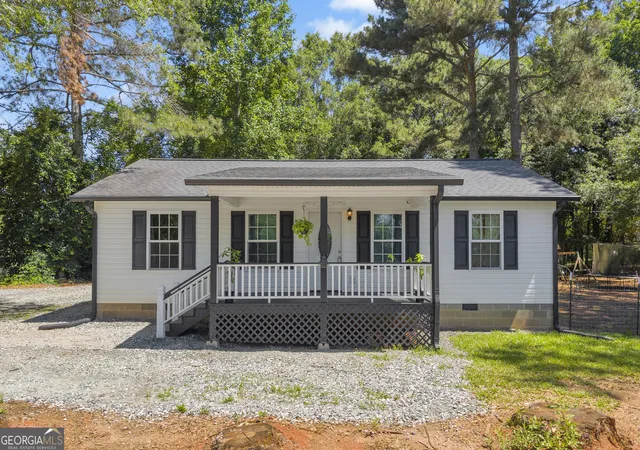 Homes for sale in Martin, GA | 640 Gumlog Rd, Martin, GA 30557 | MLS# 10778508