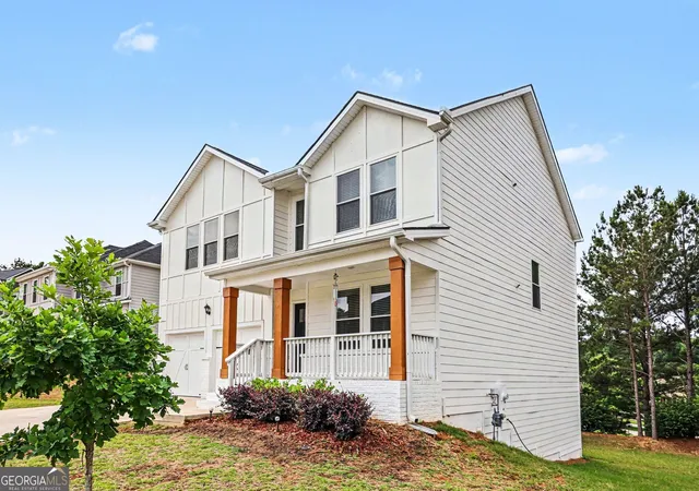 Photo 3 of Single family home for sale at 412 Sweetwood Ct, Lagrange, GA 30241 | MLS# 10777984 | Listing updated on 2026-08-09