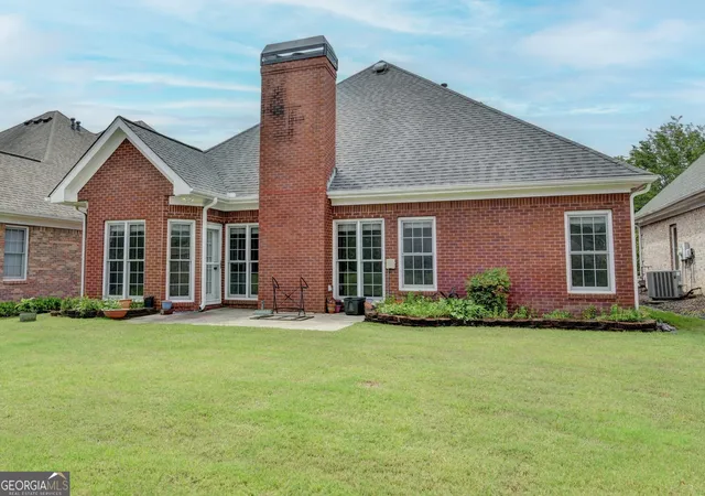 Photo 3 of Single family home for sale at 2095 Hickory Sta Cir, Snellville, GA 30078 | MLS# 10789716 | Listing updated on 2026-09-08