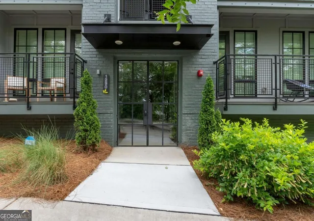 Photo 2 of Condo for sale at 1290 Longreen Terr Nw #2, Atlanta, GA 30318 | MLS# 10808402 | Listing updated on 2026-09-12