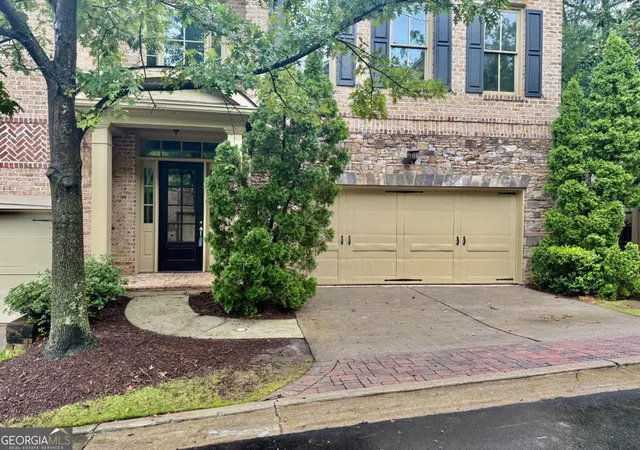 Photo 2 of Single family home for sale at 3044 Stone Gate Dr NE, Atlanta, GA 30324 | MLS# 10812814 | Listing updated on 2026-09-14
