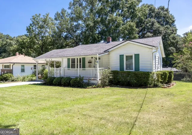 Photo 2 of Single family home for sale at 1024 Oakdale Dr Se, Smyrna, GA 30080 | MLS# 10835094 | Listing updated on 2026-09-06