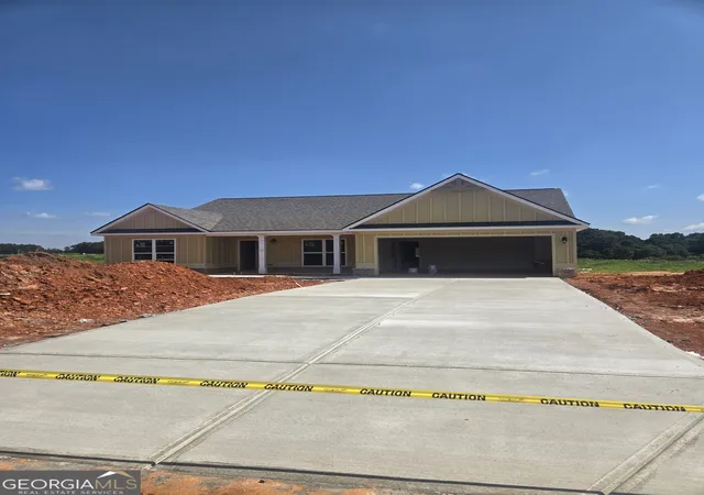 Photo 3 of Sale Pending at 428 Seashell Ct #19, Statham, GA 30666 | MLS# 10795661 | Listing updated on 2026-09-07