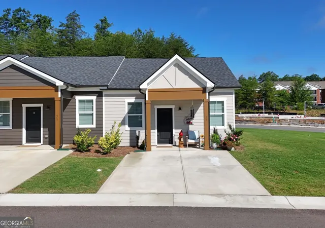 Photo 1 of Townhouse for sale at 25 Grv Loop #51, Blue Ridge, GA 30513 | MLS# 10809755 | Listing updated on 2026-09-19