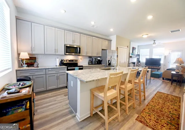 Photo 4 of Townhouse for sale at 25 Grv Loop #51, Blue Ridge, GA 30513 | MLS# 10809755 | Listing updated on 2026-09-19