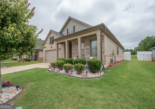 3rd image of 531 Carleton Pl, Locust Grove, GA 30248 | MLS# 10822857