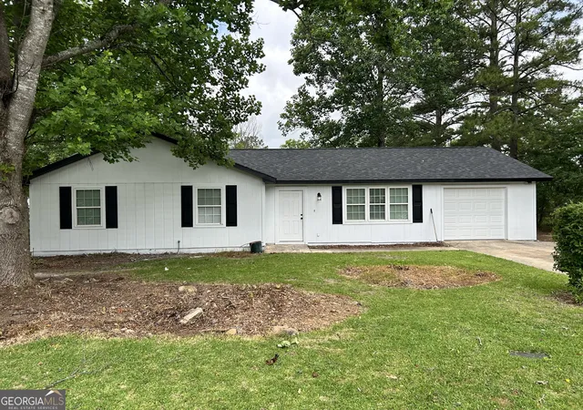 Photo 1 of Sale Pending at 103 Highpoint Dr, Warner Robins, GA 31093 | MLS# 10774330 | Listing updated on 2026-09-15