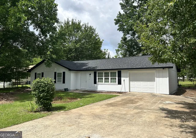 Photo 2 of Sale Pending at 103 Highpoint Dr, Warner Robins, GA 31093 | MLS# 10774330 | Listing updated on 2026-09-15