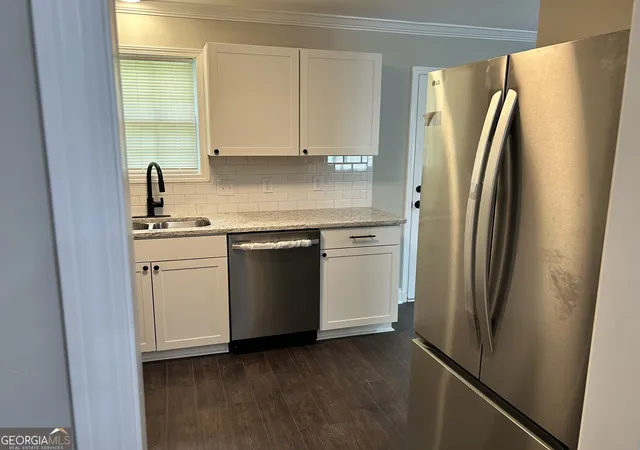 Photo 3 of Sale Pending at 103 Highpoint Dr, Warner Robins, GA 31093 | MLS# 10774330 | Listing updated on 2026-09-15