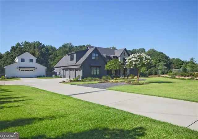 Photo 3 of Mansion for sale at 400 Lower Union Hill Rd, Canton, GA 30115 | MLS# 10829332 | Listing updated on 2026-09-10
