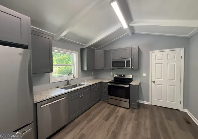 2nd image of 3293 Valleydale Dr Sw, Atlanta, GA 30311 | MLS# 10727996