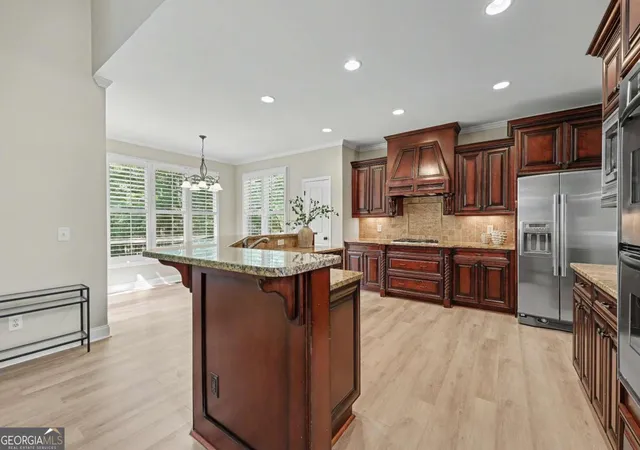 Photo 4 of Single family home for sale at 6105 Providence Lake Dr, Gainesville, GA 30506 | MLS# 10816897 | Listing updated on 2026-09-20