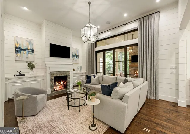 5th image of 305 Forrest Lake Dr, Sandy Springs, GA 30327 | MLS# 10814721