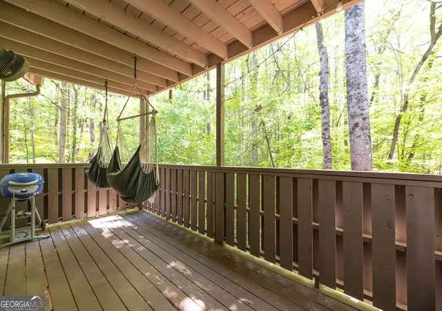 Listing Photo 2 - Condo for sale in building located at 703 Woodcliff Dr, Sandy Springs, GA 30350 - Unit #