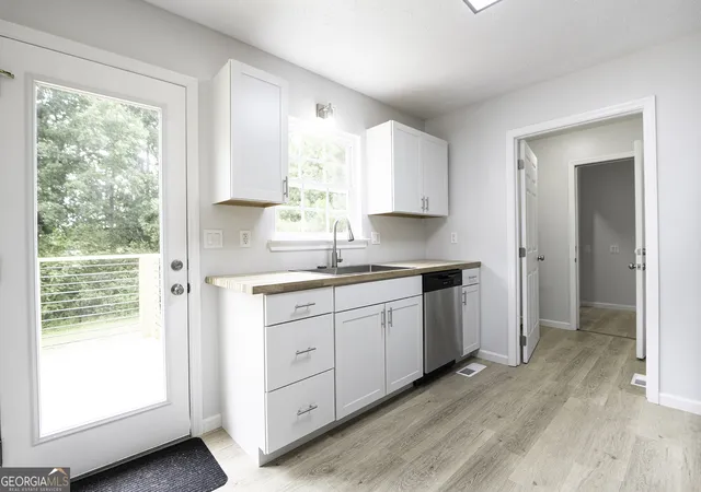 Photo 4 of Single family home for sale at 207 Millsap Rd, La Fayette, GA 30728 | MLS# 10808313 | Listing updated on 2026-08-01