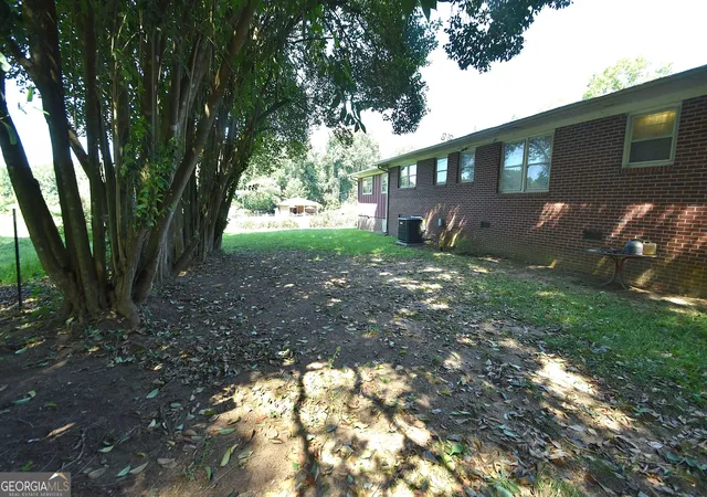 Photo 4 of Single family home for sale at 163 Third St, Lavonia, GA 30553 | MLS# 10831112 | Listing updated on 2026-09-04