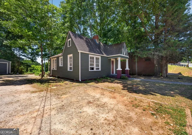 Photo 2 of Sale Pending at 298 S Cherokee Rd, Social Circle, GA 30025 | MLS# 10786897 | Listing updated on 2026-09-01