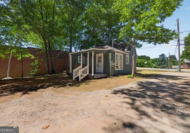 Photo 4 of Single family home for sale at 298 S Cherokee Rd, Social Circle, GA 30025 | MLS# 10786897 | Listing updated on 2026-10-05