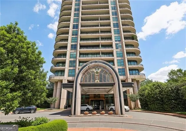 Listing Photo 2 - Condo for sale in building located at 750 Park Ave NE, Atlanta, GA 30326 - Unit #6S