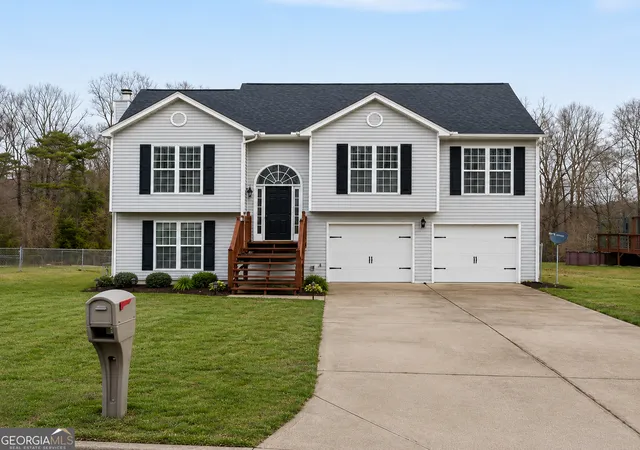 Homes for sale in Maysville, GA | 197 Ridgeland Dr, Maysville, GA 30558 | MLS# 10699333