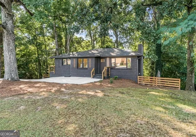 Photo 3 of Single family home for sale at 6025 Oakdale Rd Se, Mableton, GA 30126 | MLS# 10822876 | Listing updated on 2026-08-23