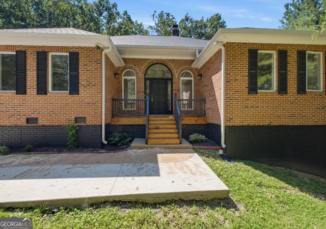Photo 1 of Single family home for sale at 502 Shire Ct, Dalton, GA 30720 | MLS# 10836072 | Listing updated on 2026-09-13