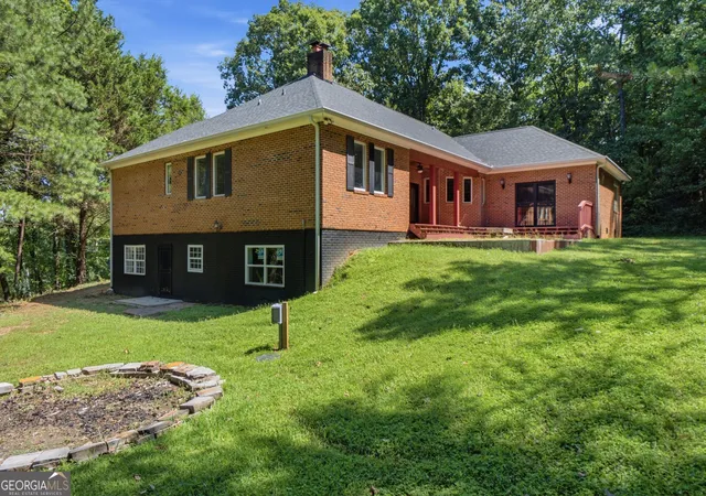 Photo 4 of Single family home for sale at 502 Shire Ct, Dalton, GA 30720 | MLS# 10836072 | Listing updated on 2026-09-13