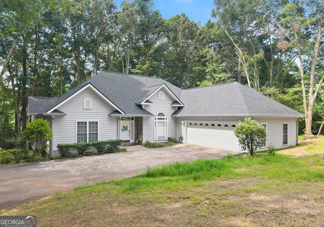 Homes for sale in Lavonia, GA | 393 Brookwood Dr, Lavonia, GA 30553 | MLS# 10794619