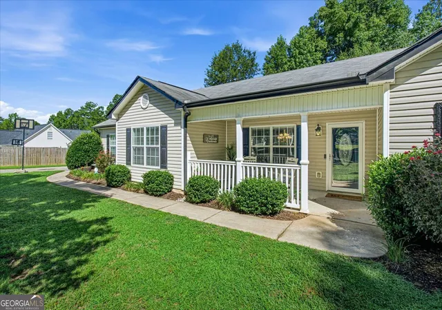 Photo 3 of Single family home for sale at 2214 S Walkers Mill Rd, Griffin, GA 30224 | MLS# 10818768 | Listing updated on 2026-09-01