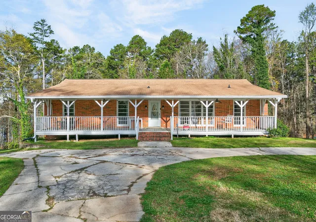 Single family home for sale at 3460 Maynard Cir, Gainesville, GA 30506 | MLS# 10716391