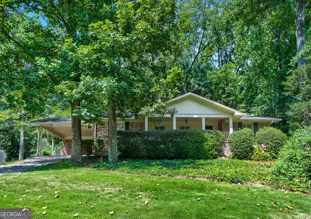 Photo 2 of Sale Pending at 2737 Overlook Dr Ne, Atlanta, GA 30345 | MLS# 10829732 | Listing updated on 2026-09-11