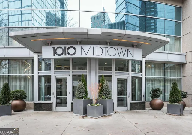Listing Photo 1 - Condo for sale in 1010 Midtown (Midtown) located at 1080 Peachtree St, Atlanta, GA 30309 - Unit #904