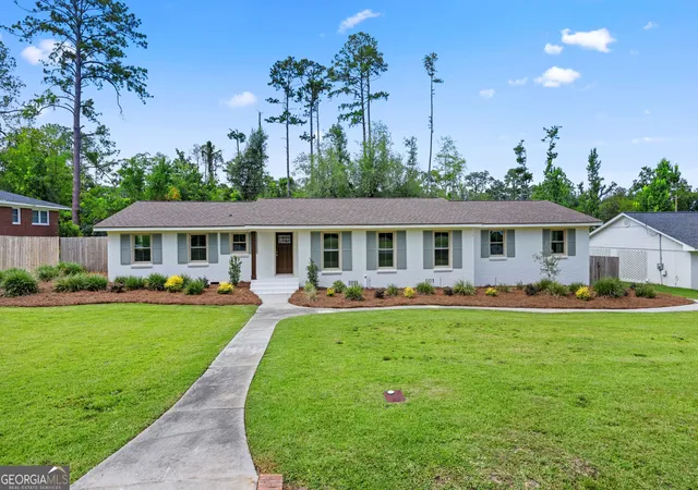 Photo 3 of Single family home for sale at 1203 Lakeview Dr, Valdosta, GA 31602 | MLS# 10804065 | Listing updated on 2026-09-07