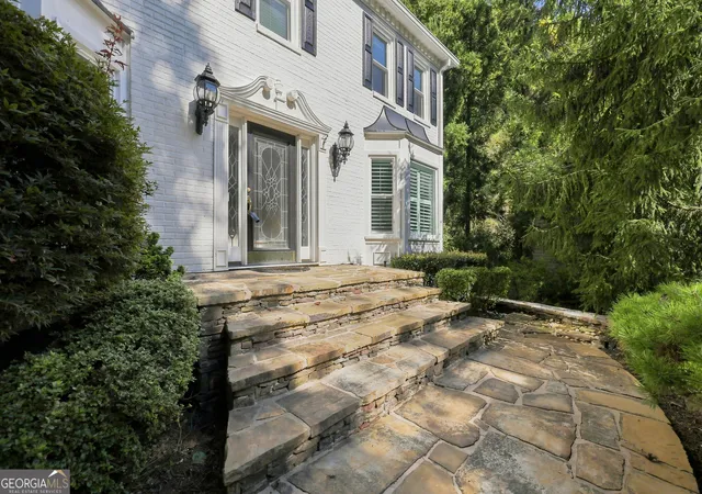 Photo 3 of Sale Pending at 4805 Thornwood Dr Northwest Dr, Acworth, GA 30102 | MLS# 10833225 | Listing updated on 2026-10-24