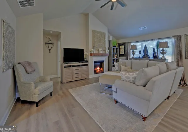 Photo 4 of Sale Pending at 155 Joseph Ln, Hartwell, GA 30643 | MLS# 10789617 | Listing updated on 2026-07-30