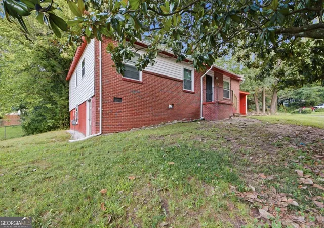 Photo 2 of Single family home for sale at 3754 Clovis Ct NW, Atlanta, GA 30331 | MLS# 10829119 | Listing updated on 2026-10-12
