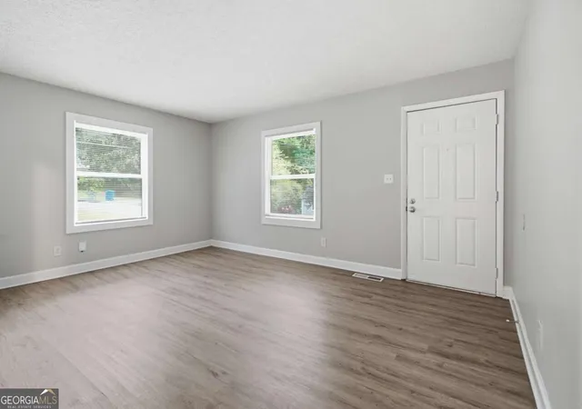 Photo 4 of Single family home for sale at 3754 Clovis Ct NW, Atlanta, GA 30331 | MLS# 10829119 | Listing updated on 2026-10-12