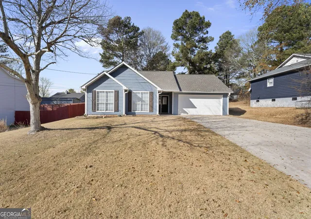 Photo 2 of Sale Pending at 6149 Pembroke Dr, Rex, GA 30273 | MLS# 10661841 | Listing updated on 2026-01-15